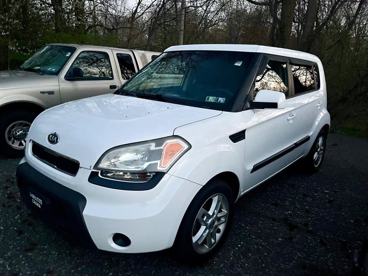 Used 2011 Kia Soul + w/ Audio Pkg FWD image 12