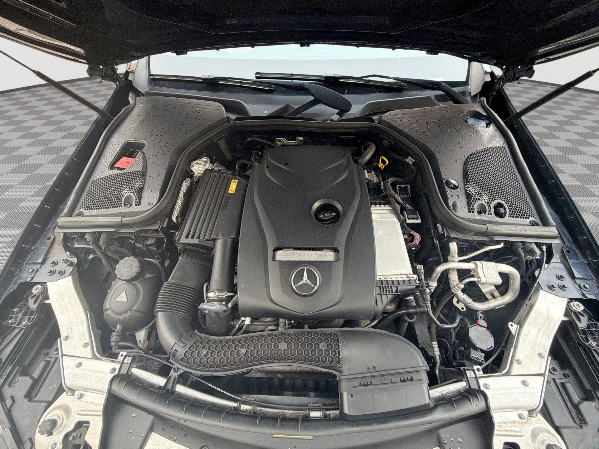 Used 2017 Mercedes-Benz E 300 4MATIC image 18