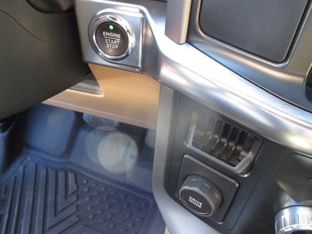 Used 2022 Ford F150 Lariat image 13