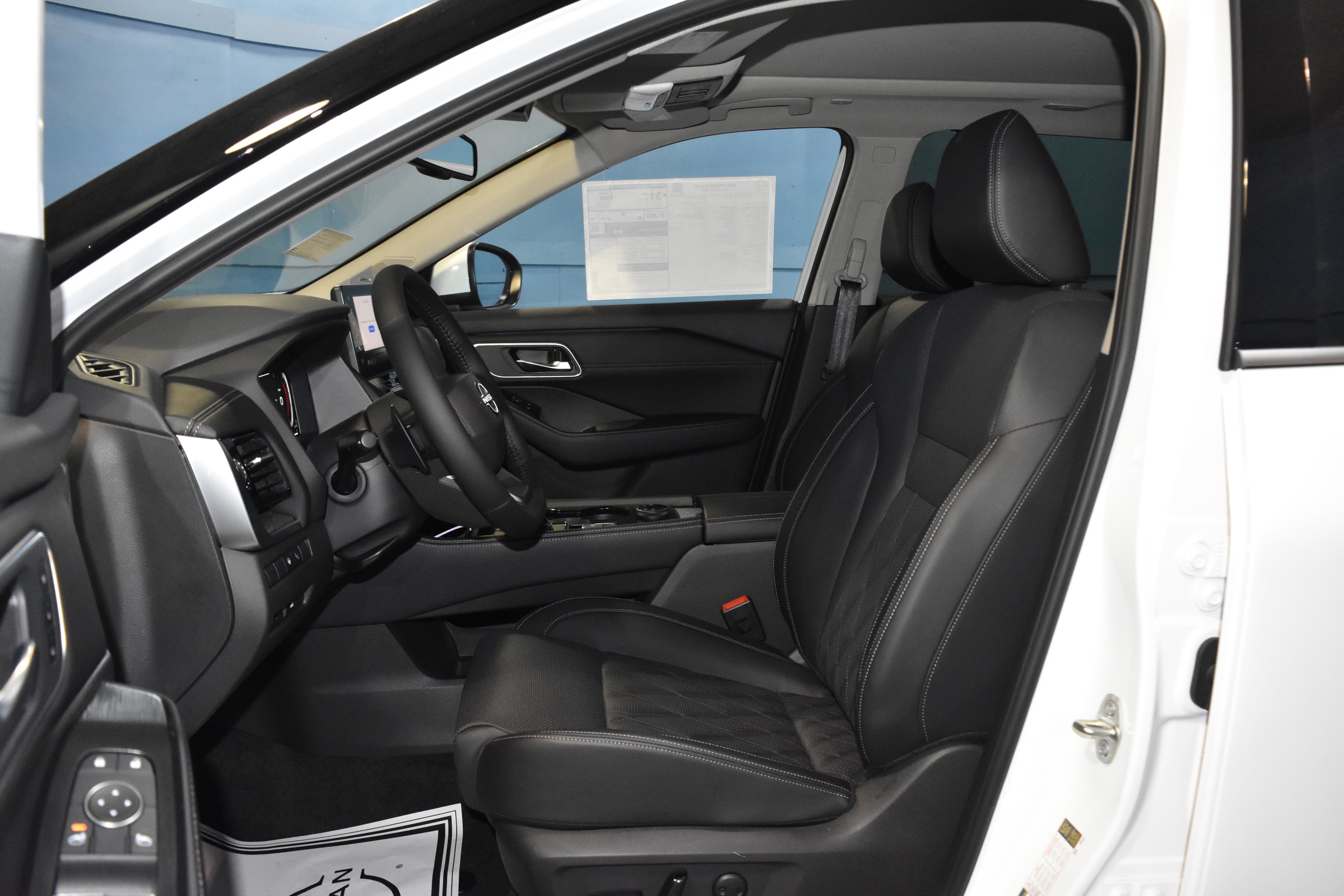 New 2026 Nissan Rogue Platinum w/ Platinum Premium Package image 6