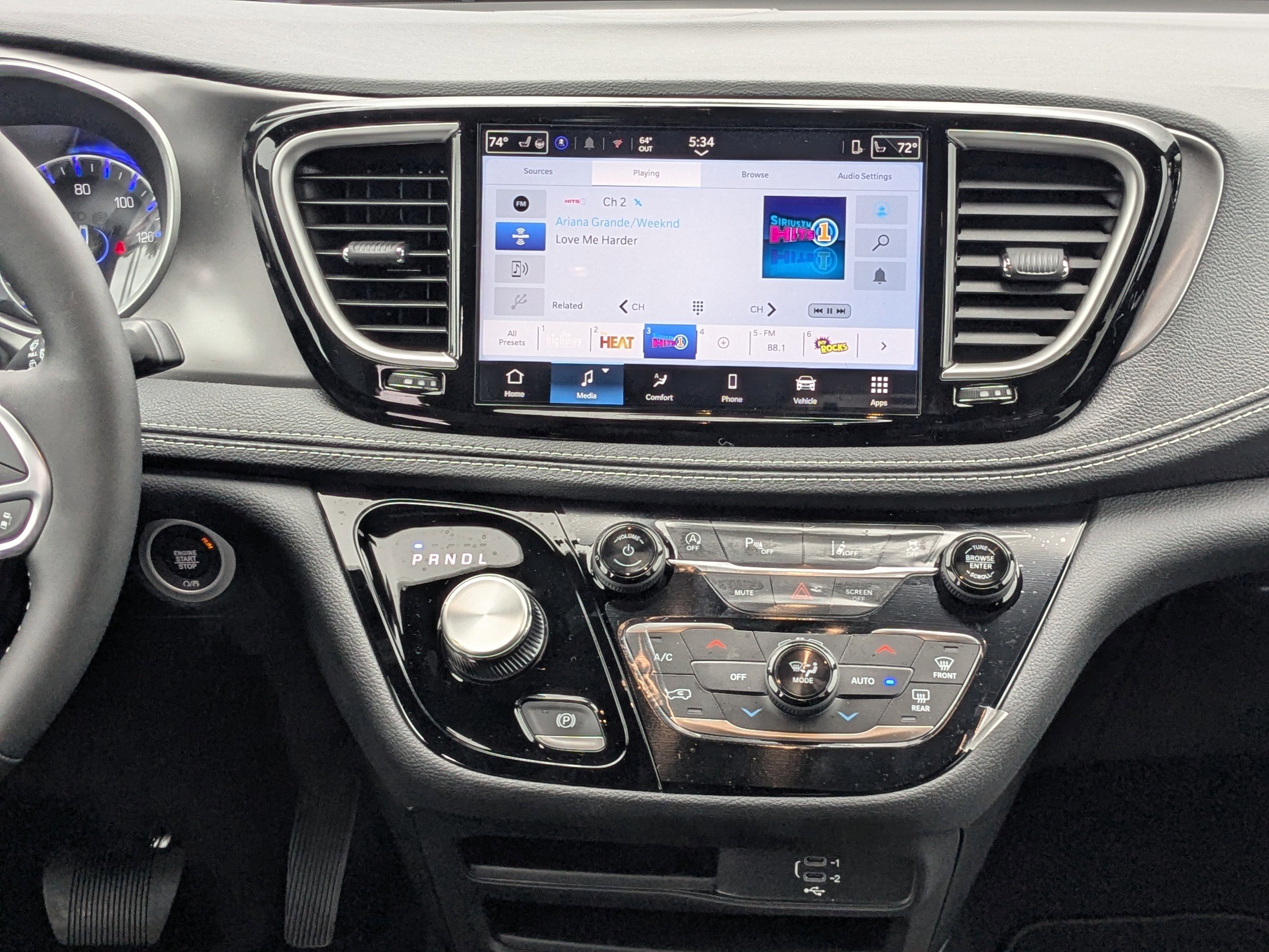 New 2026 Chrysler Pacifica Select image 17