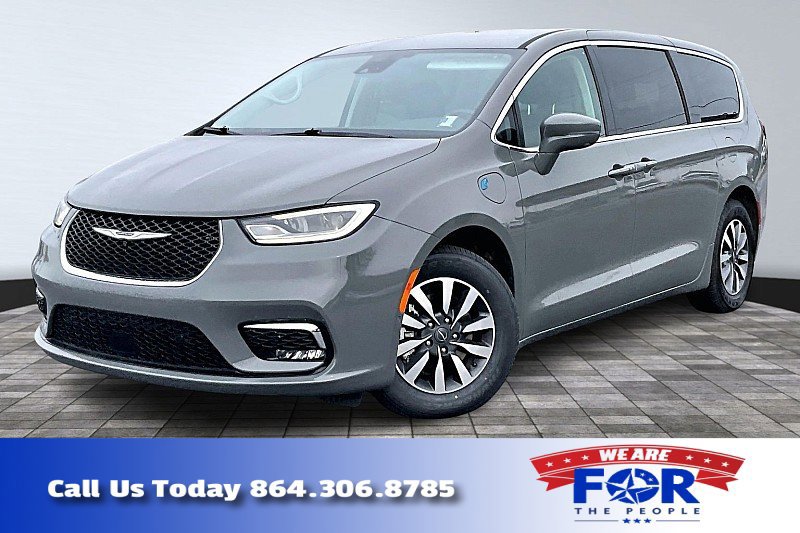 Used 2022 Chrysler Pacifica Touring-L w/ Uconnect Theater Family Group image 1