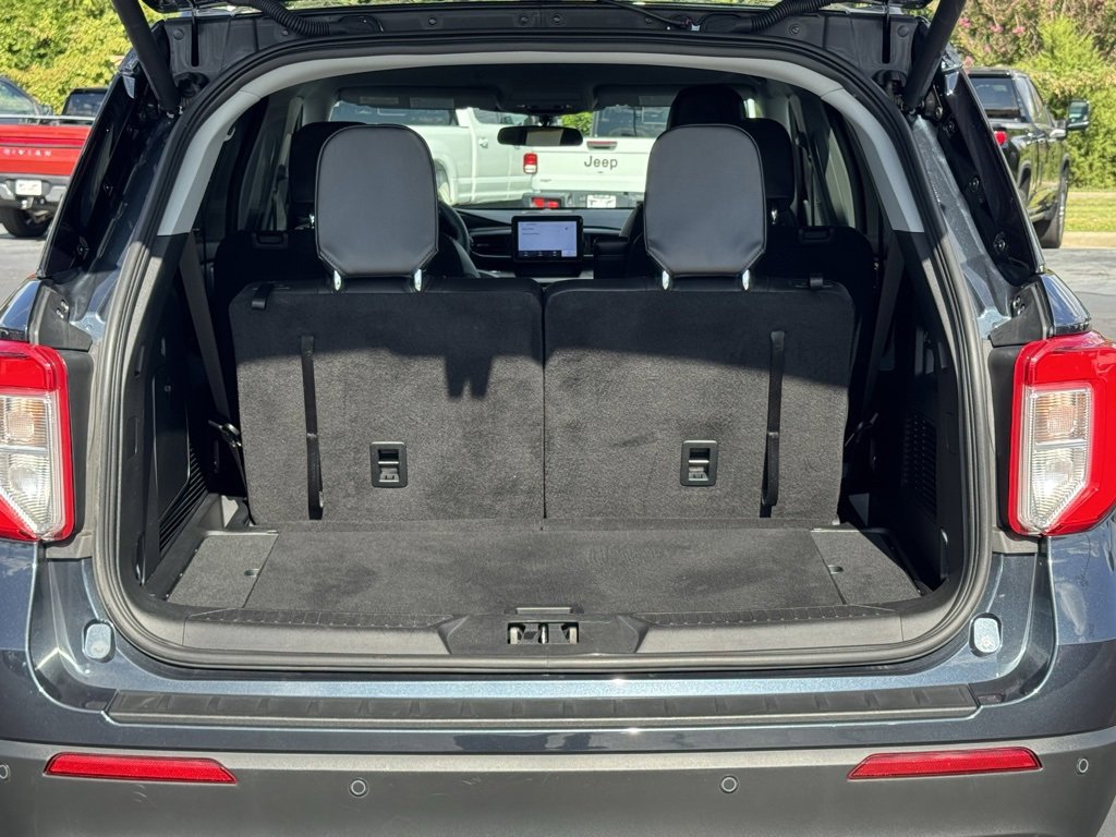 Used 2023 Ford Explorer XLT w/ Equipment Group 202A image 39