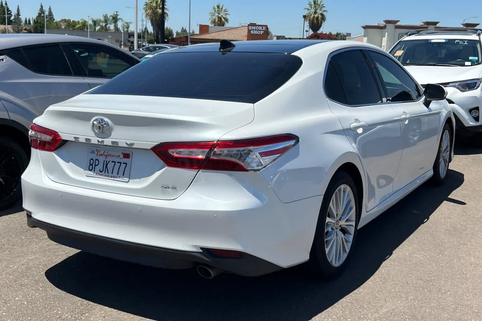 Used 2020 Toyota Camry XLE w/ Driver Assist Package FWD image 4