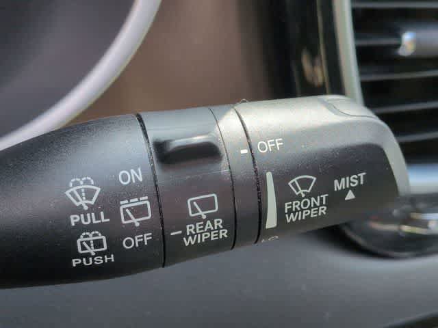 Used 2018 Chrysler Pacifica Touring-L Plus image 27