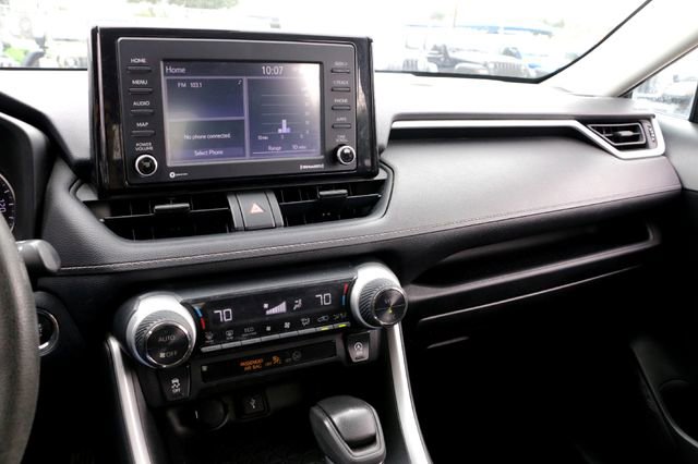 Used 2021 Toyota RAV4 XLE w/ Convenience Package FWD image 17
