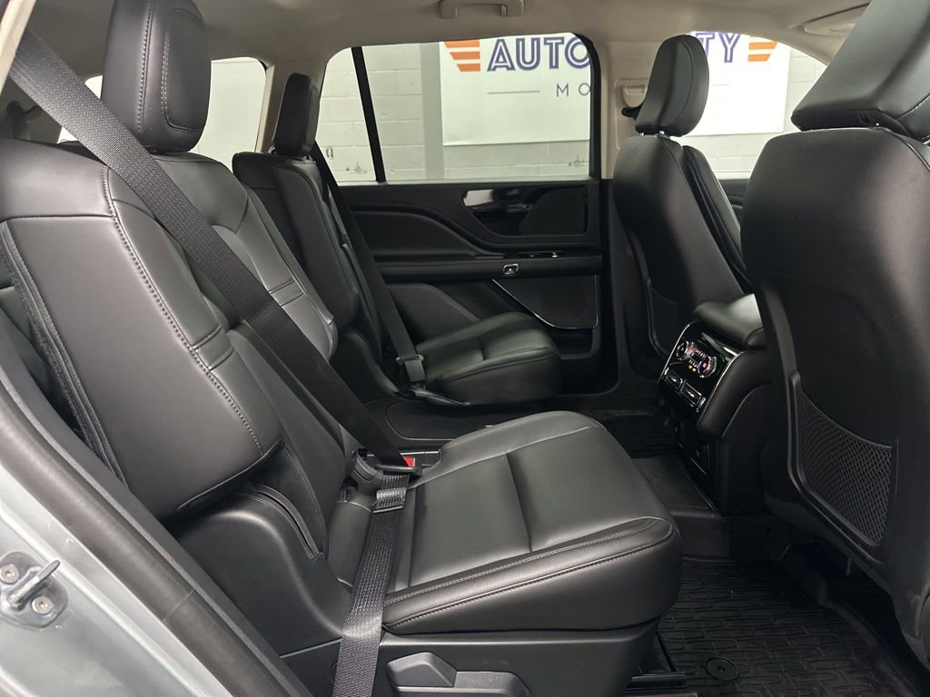 Used 2024 Lincoln Aviator AWD w/ Premium Package image 38