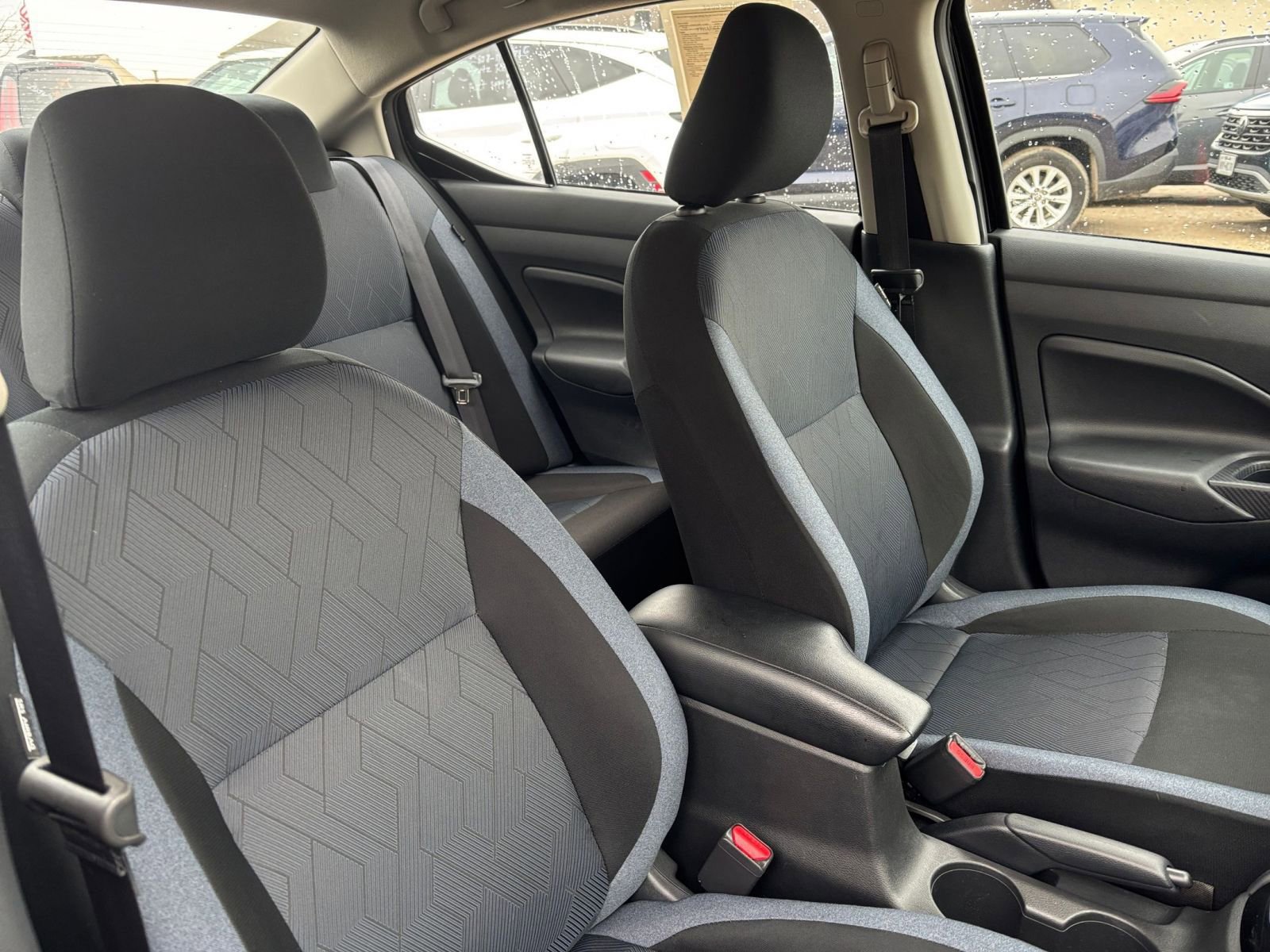 Used 2025 Nissan Versa SV image 34