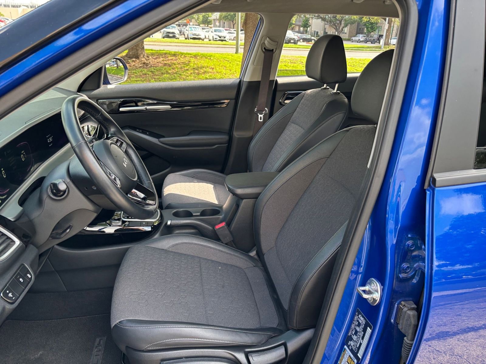 Used 2025 Kia Seltos S image 31