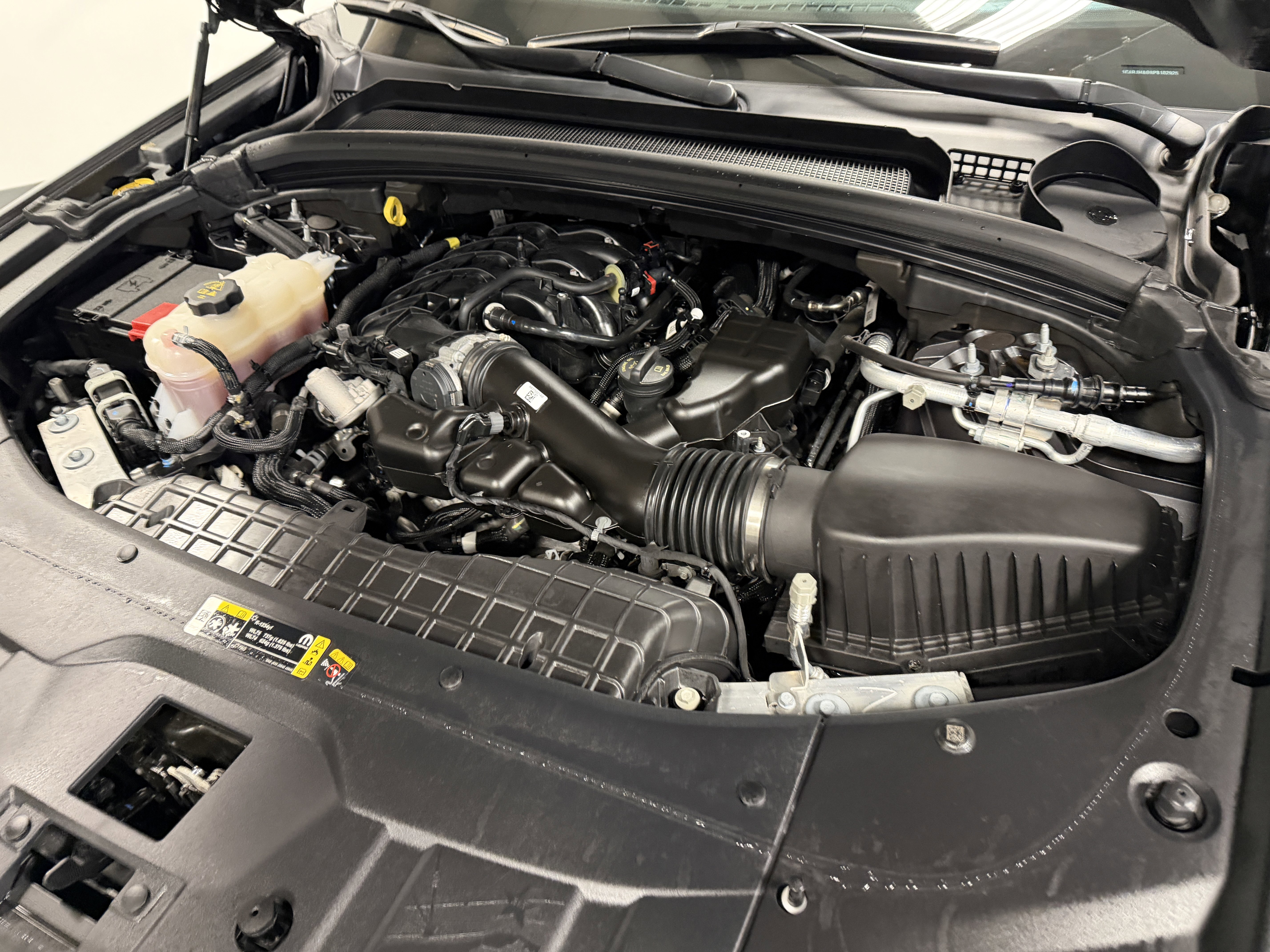 Used 2023 Jeep Grand Cherokee Laredo image 33