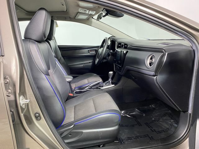 Certified 2018 Toyota Corolla SE w/ SE Premium Package FWD image 8