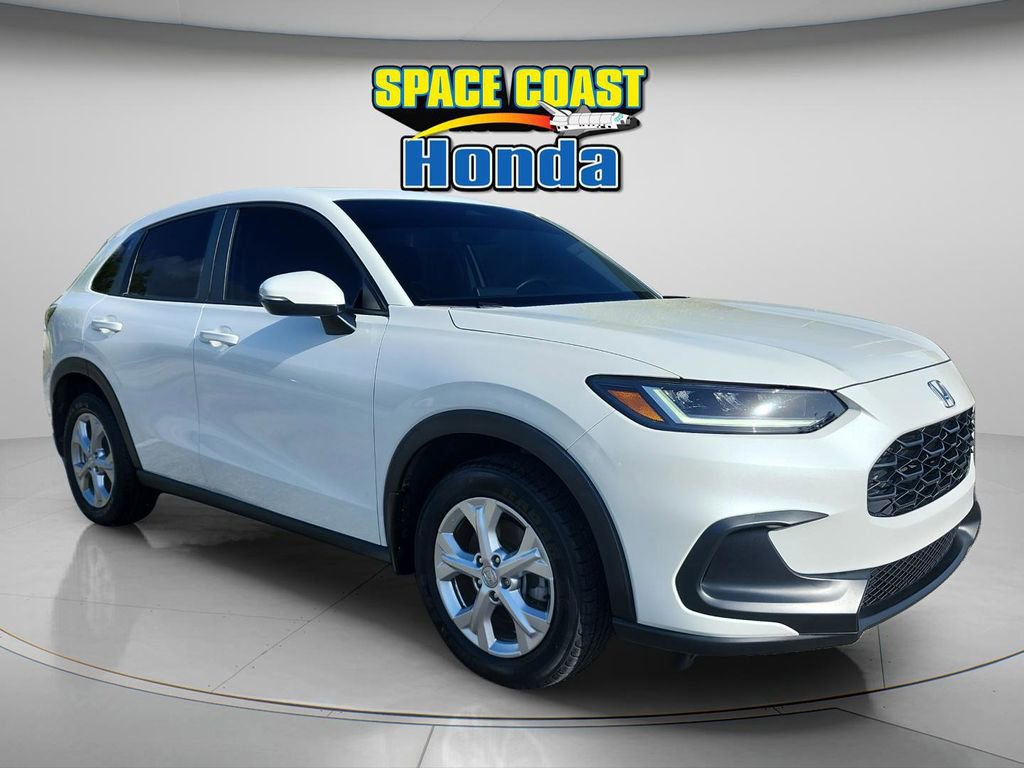Used 2023 Honda HR-V LX image 1