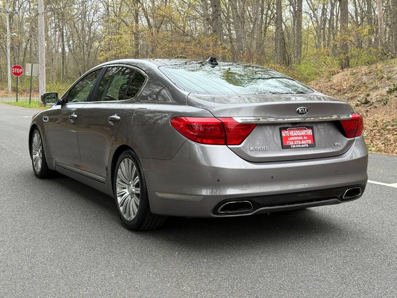 Used 2015 Kia K900 Premium w/ Interior Highline Package image 9