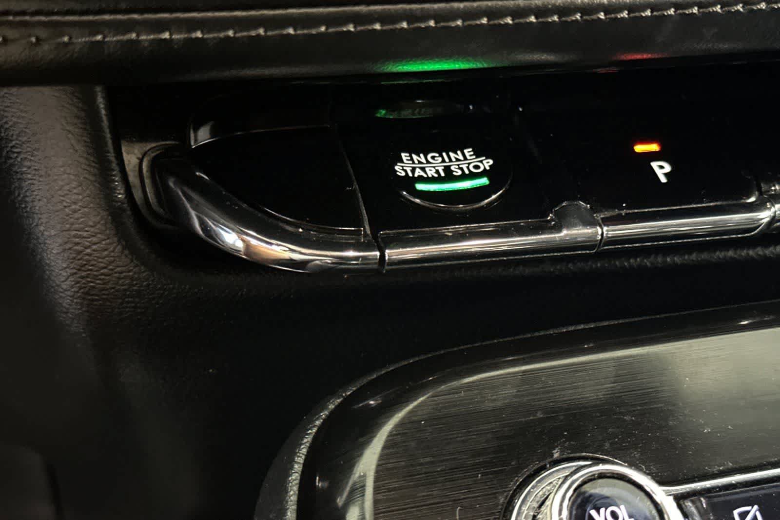 Used 2022 Lincoln Nautilus FWD w/ Premium Package image 29