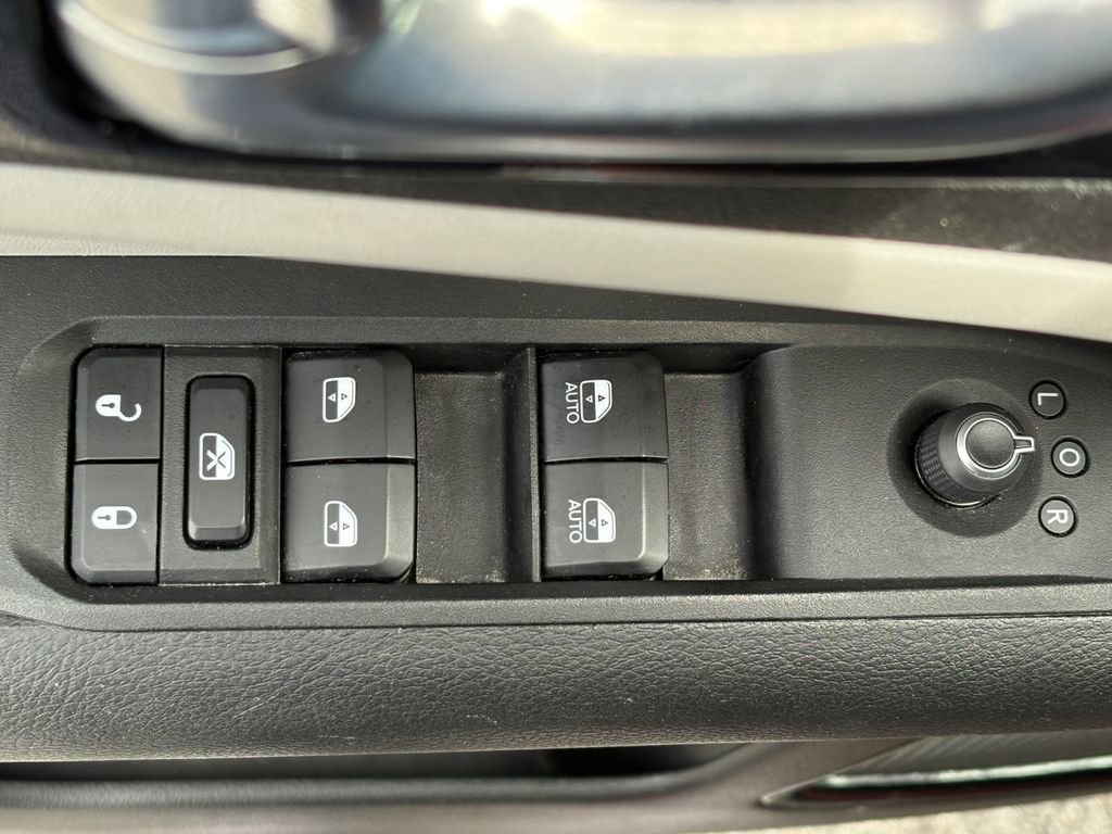 Used 2024 Jeep Compass Limited image 13