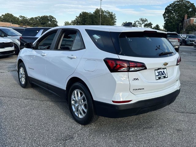 Certified 2024 Chevrolet Equinox LS w/ Driver Confidence II Package AWD/4WD image 28