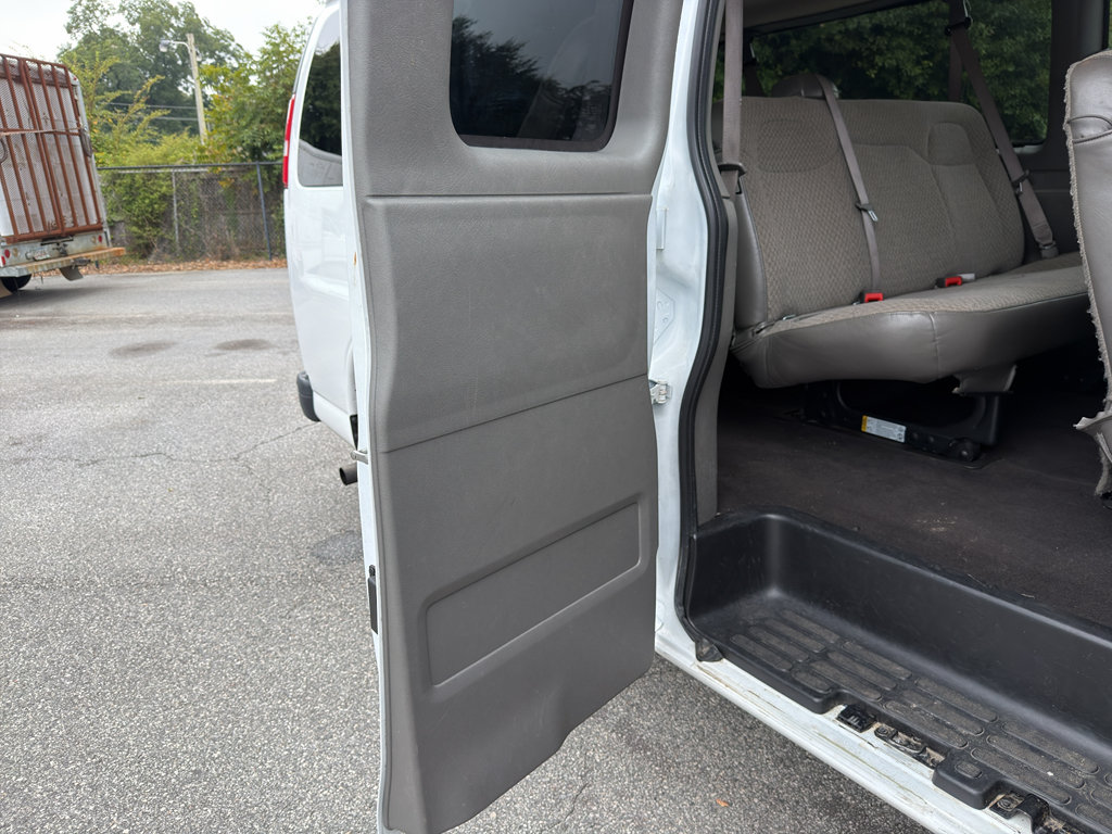 Used 2025 Chevrolet Express 3500 LT w/ LT Preferred Equipment Group RWD image 27