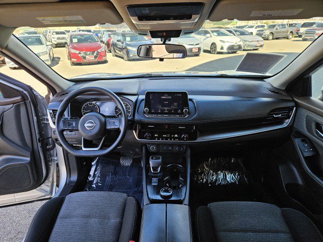 Used 2022 Nissan Rogue SV AWD/4WD image 21
