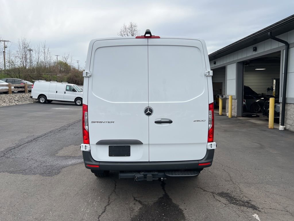 Used 2025 Mercedes-Benz Sprinter 2500 image 5