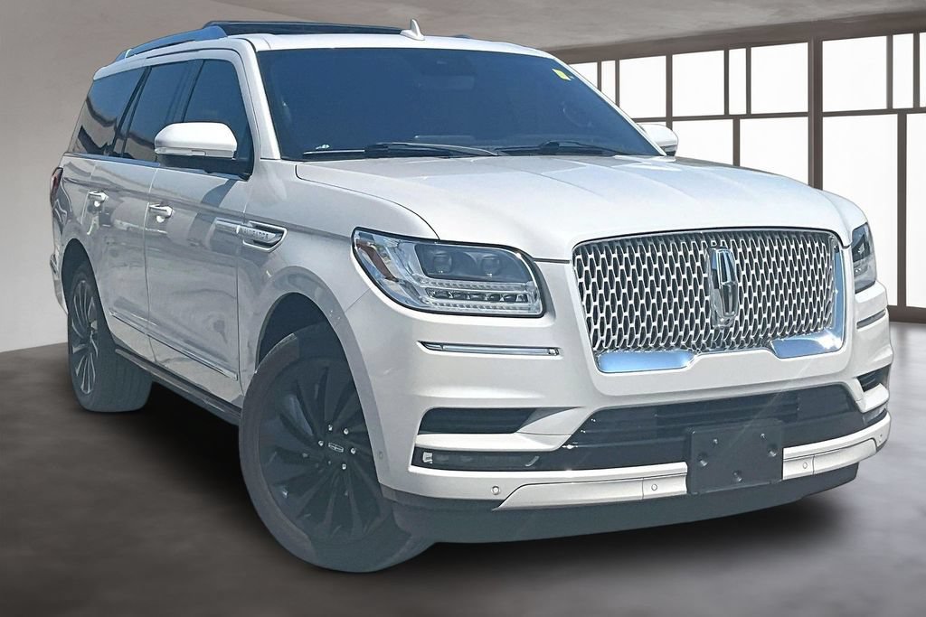 Used 2020 Lincoln Navigator Reserve w/ Equipment Group 208A Reserve RWD image 3