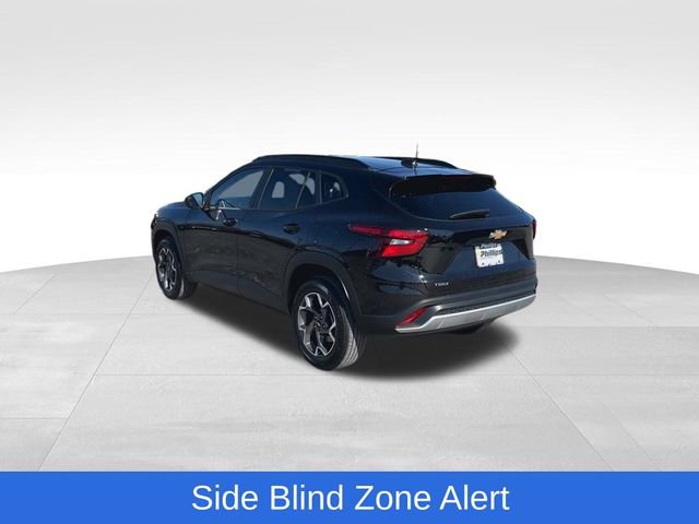 Certified 2024 Chevrolet Trax LT w/ Driver Confidence Package image 8