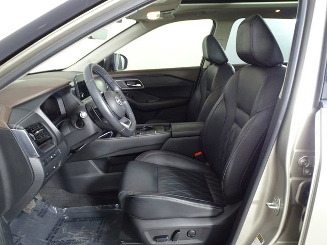 Used 2022 Nissan Rogue Platinum w/ Head-Up Display Package image 13