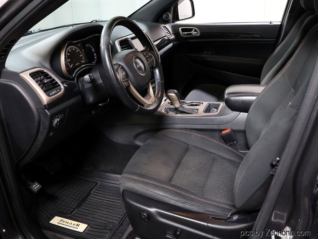 Used 2016 Jeep Grand Cherokee Laredo 75th Anniversary AWD/4WD image 12