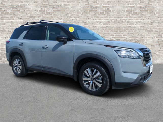 Used 2023 Nissan Pathfinder SL image 1