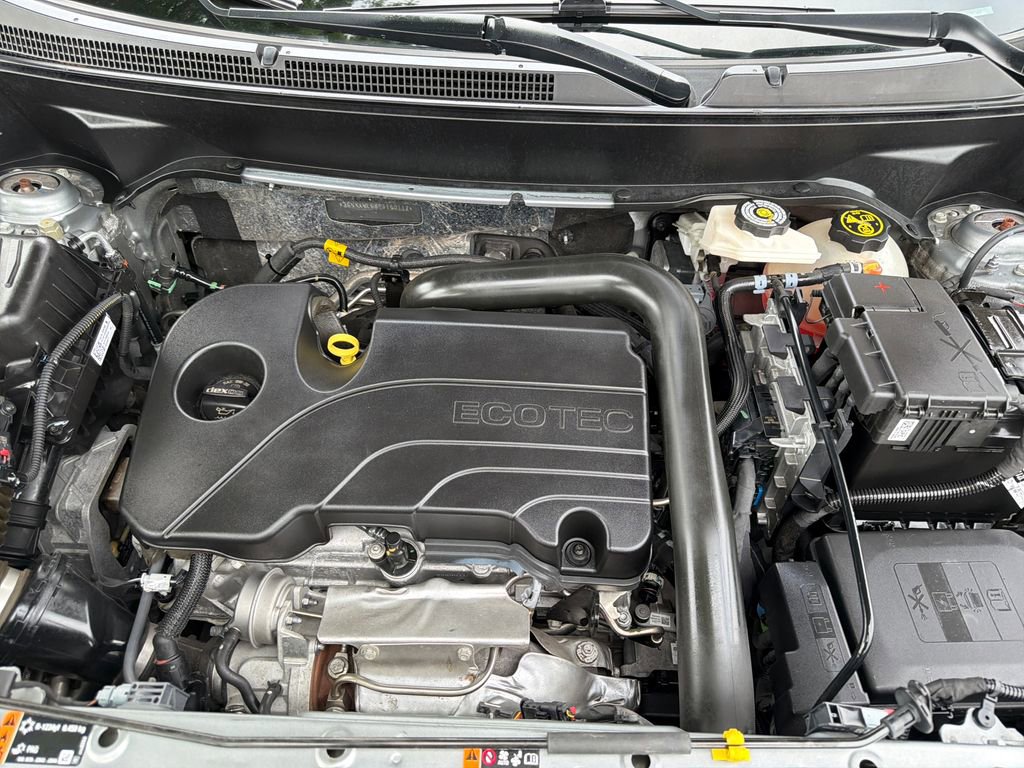 Used 2023 Chevrolet Equinox RS w/ RS Leather Package FWD image 15