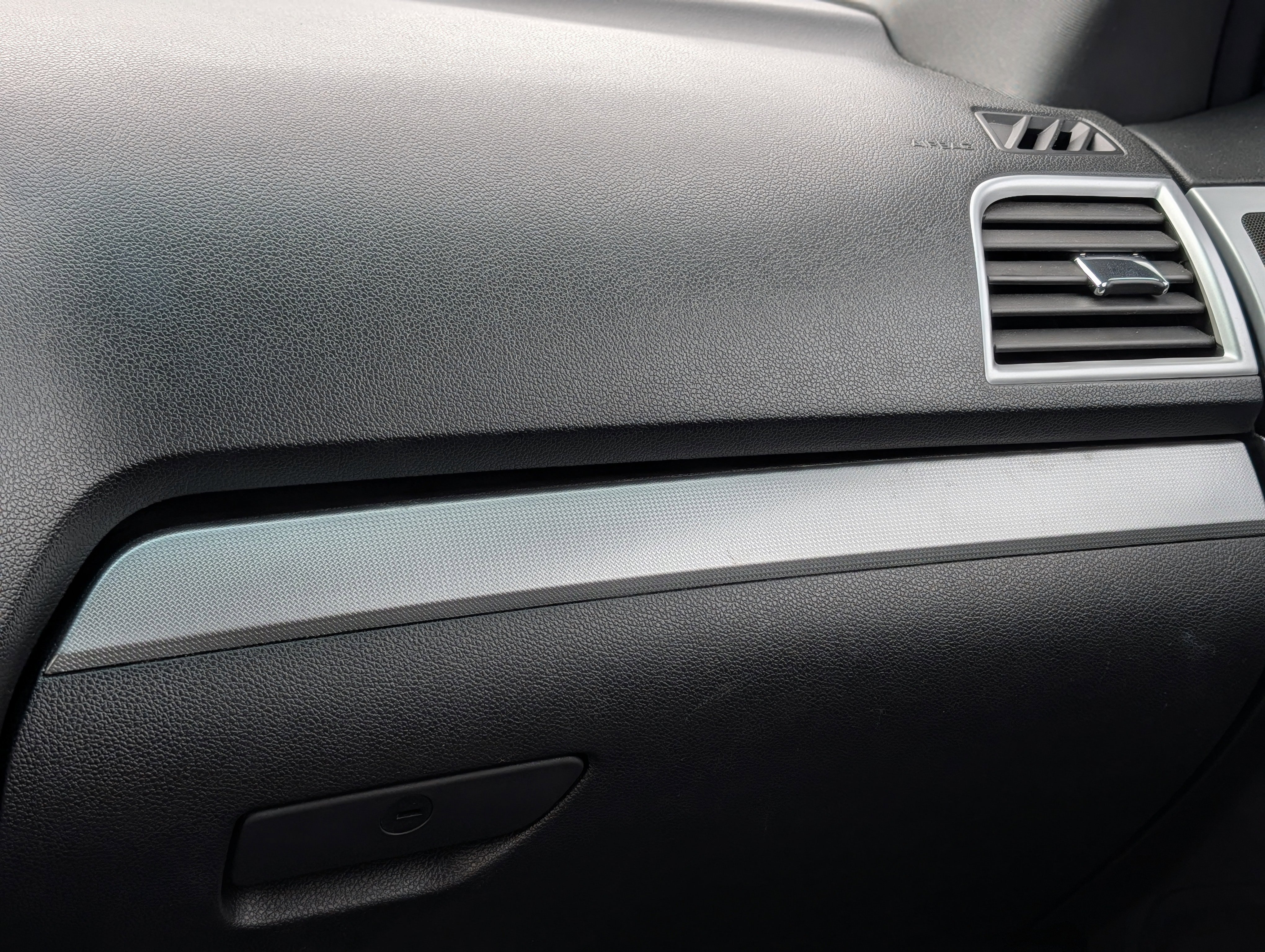 Used 2014 Ford Explorer XLT w/ Equipment Group 202A image 15