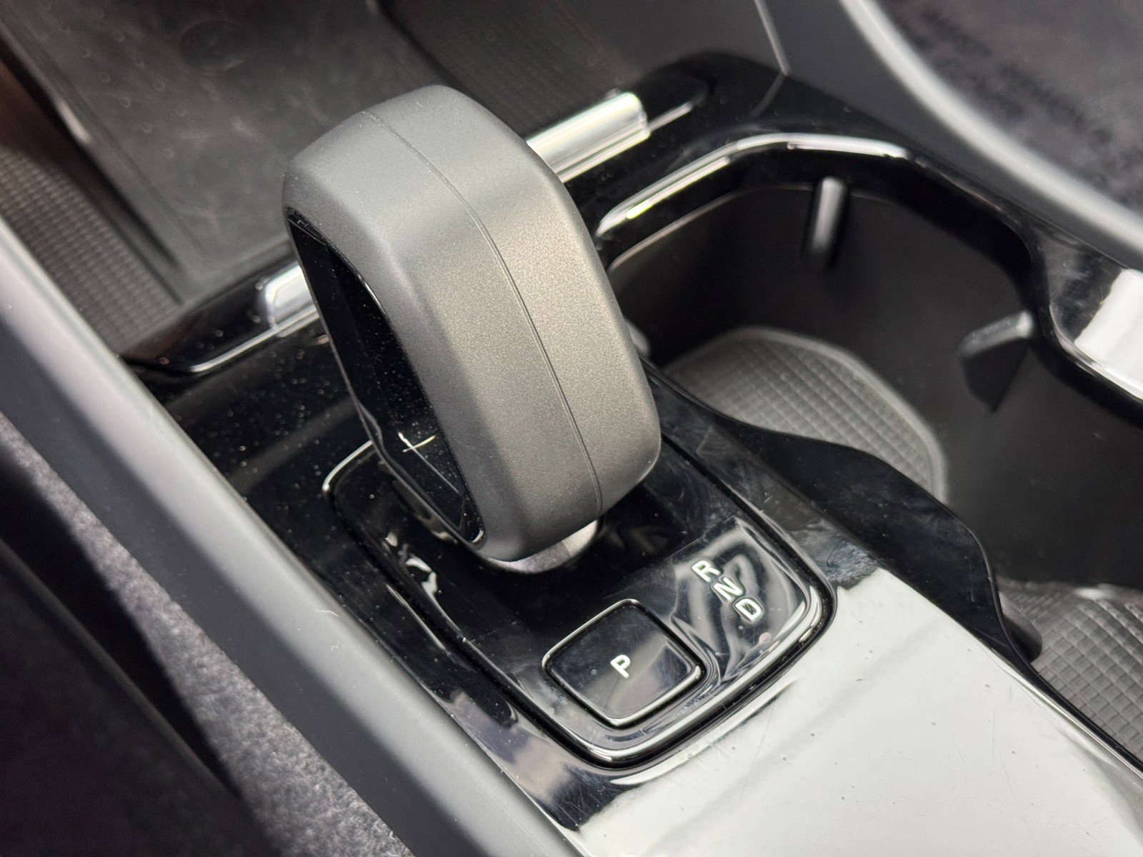 Used 2023 Volvo C40 P8 Recharge Ultimate w/ Protection Package Premier image 29