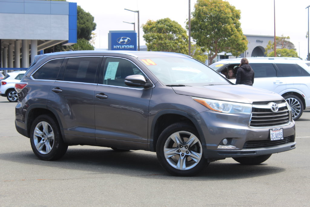 Used 2014 Toyota Highlander Limited FWD image 1