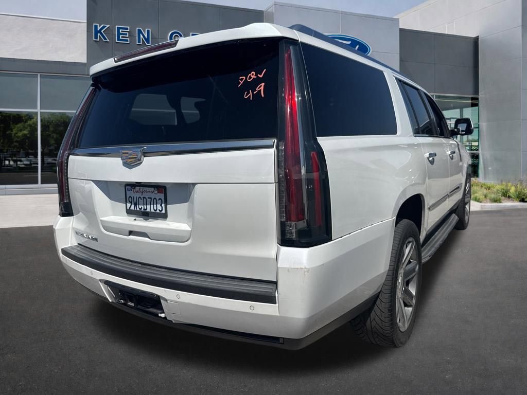 Used 2016 Cadillac Escalade ESV Luxury image 4