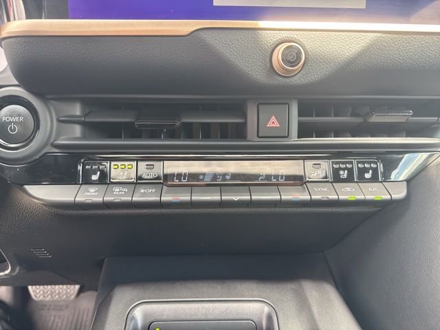 Used 2023 Toyota Crown Limited image 31
