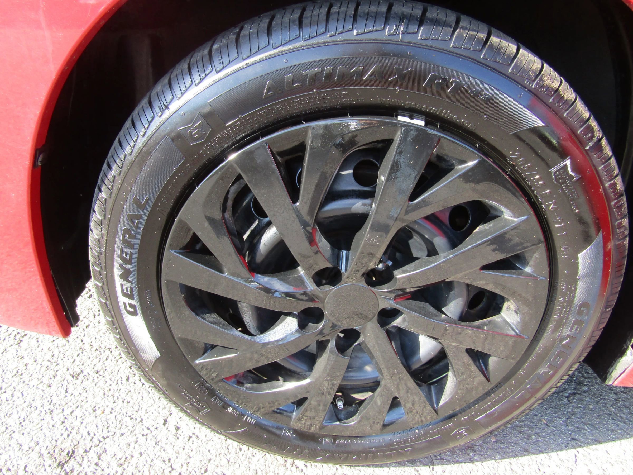 Used 2017 Toyota Corolla LE image 16