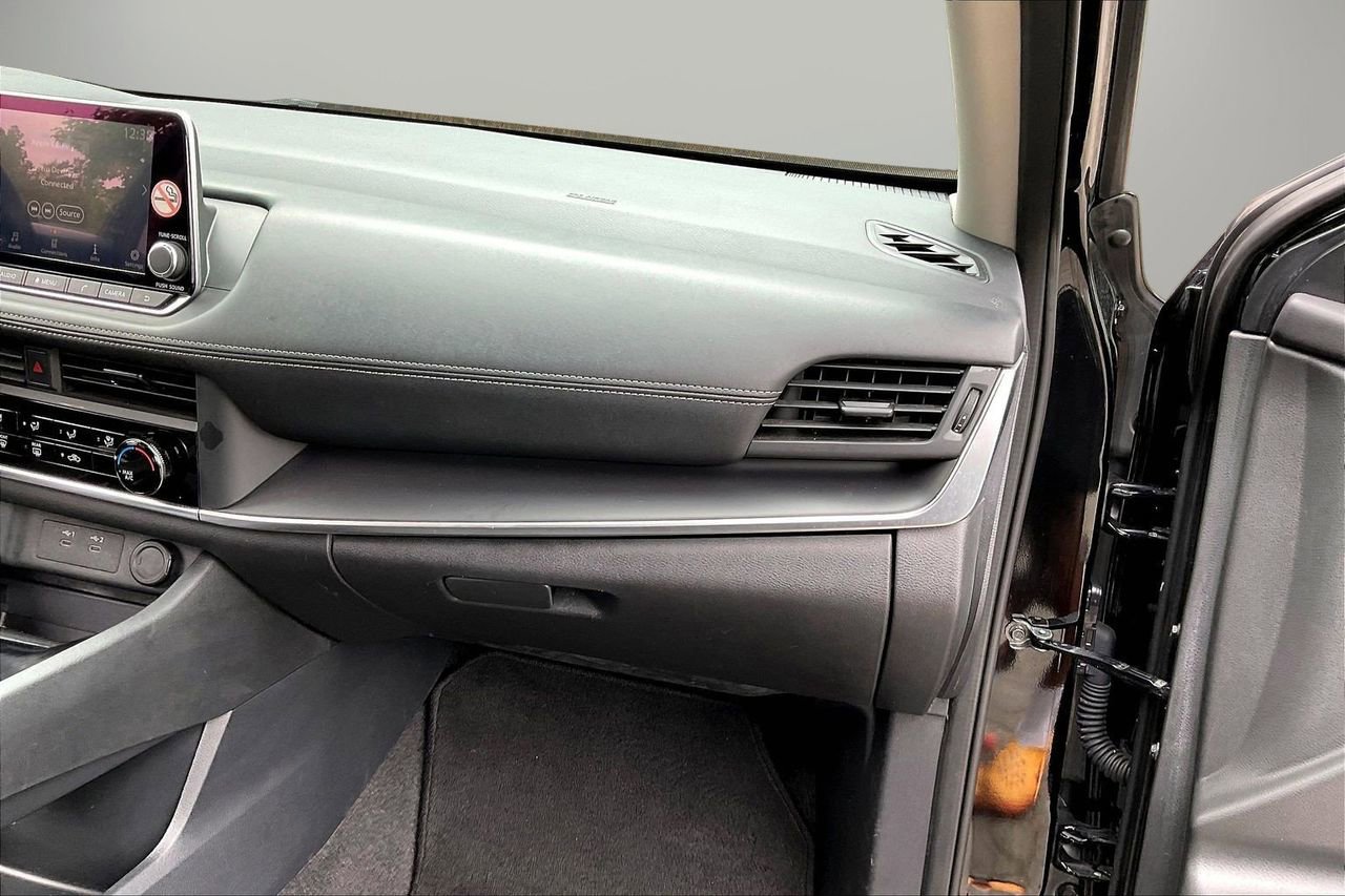 Used 2024 Nissan Rogue S FWD image 20