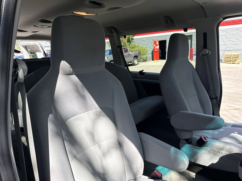 Used 2011 Ford E-350 and Econoline 350 XLT RWD image 27