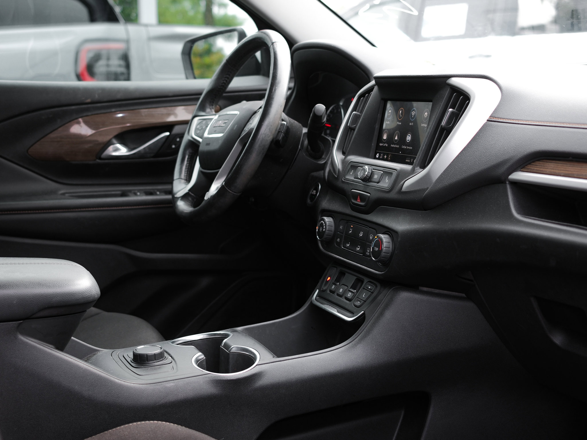 Used 2020 GMC Terrain SLE image 30