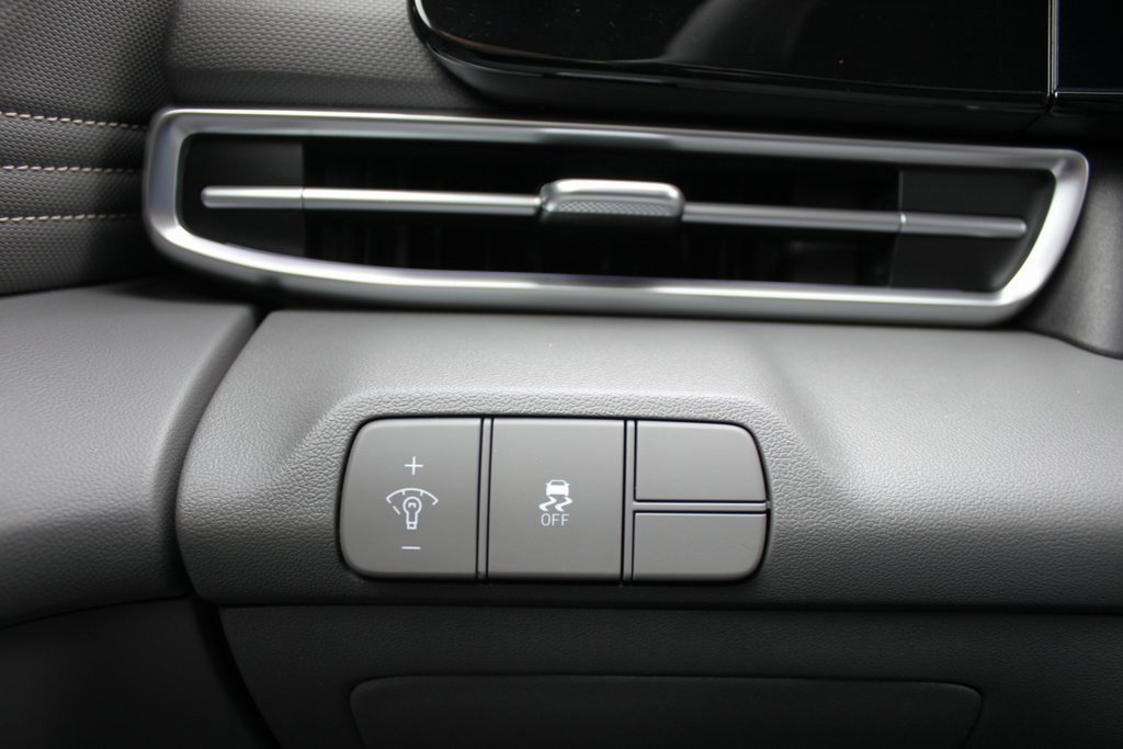 Used 2024 Hyundai Elantra SEL w/ Convenience Package image 11