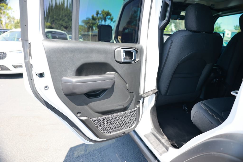 Used 2024 Jeep Wrangler Willys AWD/4WD image 37