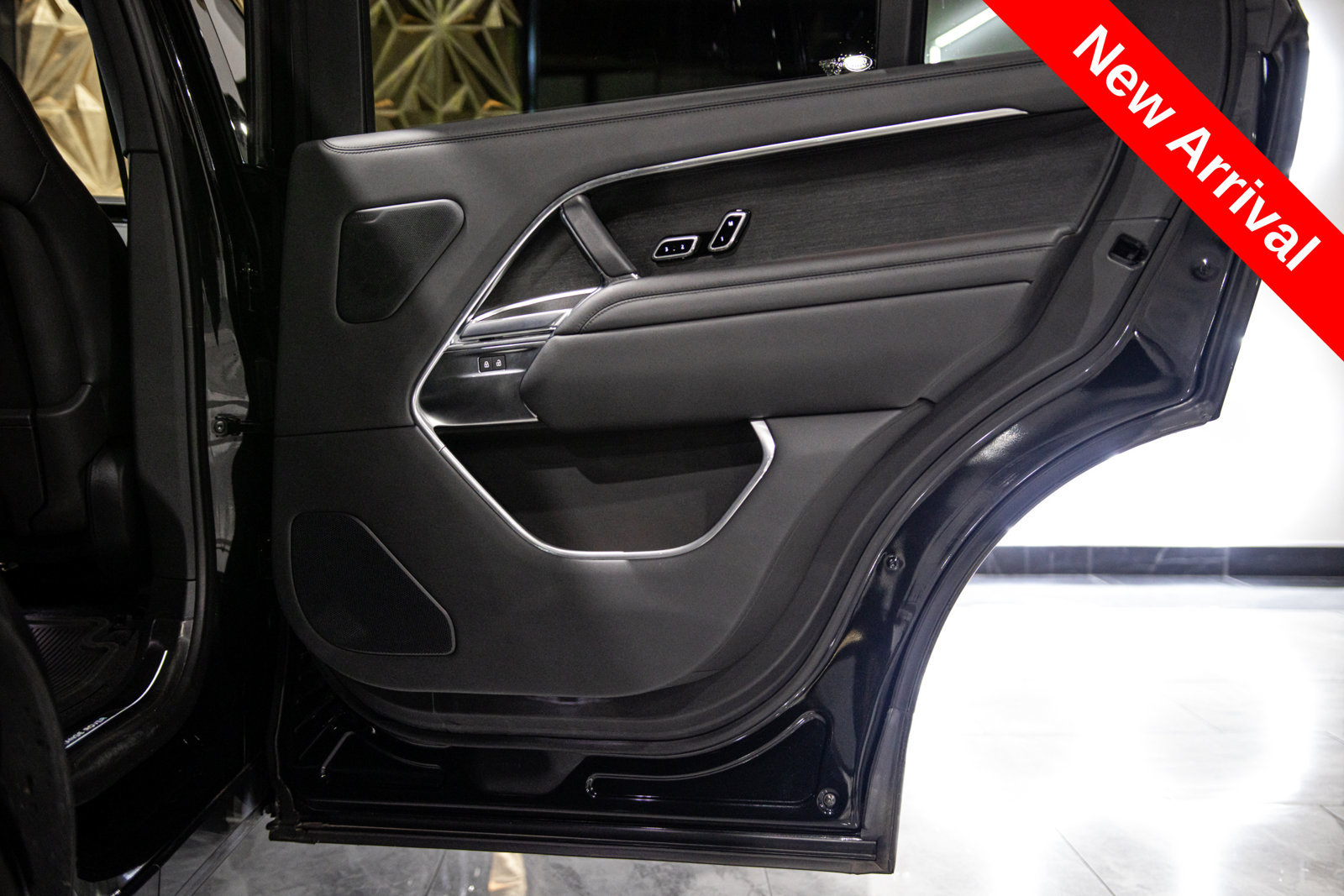 Used 2023 Land Rover Range Rover Long Wheelbase SE AWD/4WD image 28