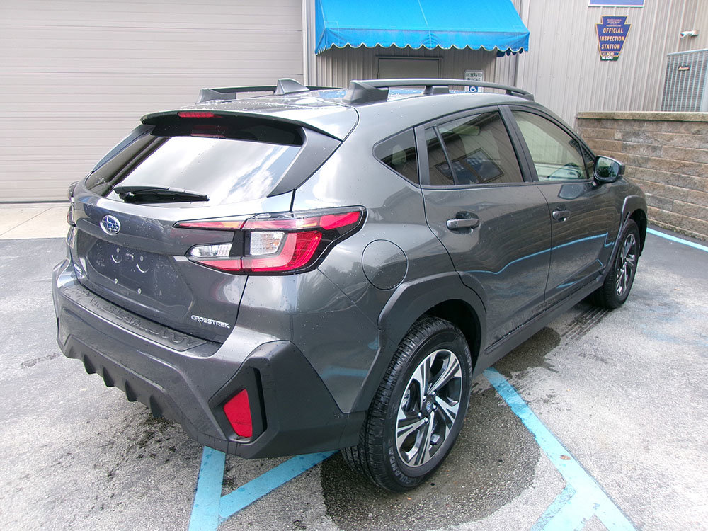 Used 2024 Subaru Crosstrek 2.0i Premium AWD/4WD image 5