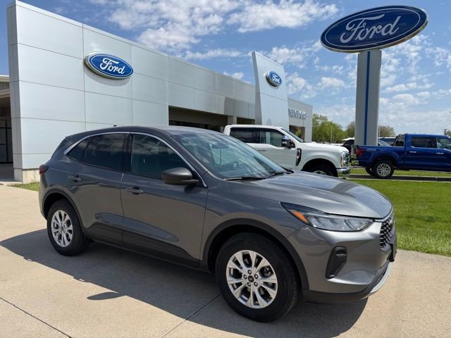 Used 2024 Ford Escape Active AWD/4WD image 1