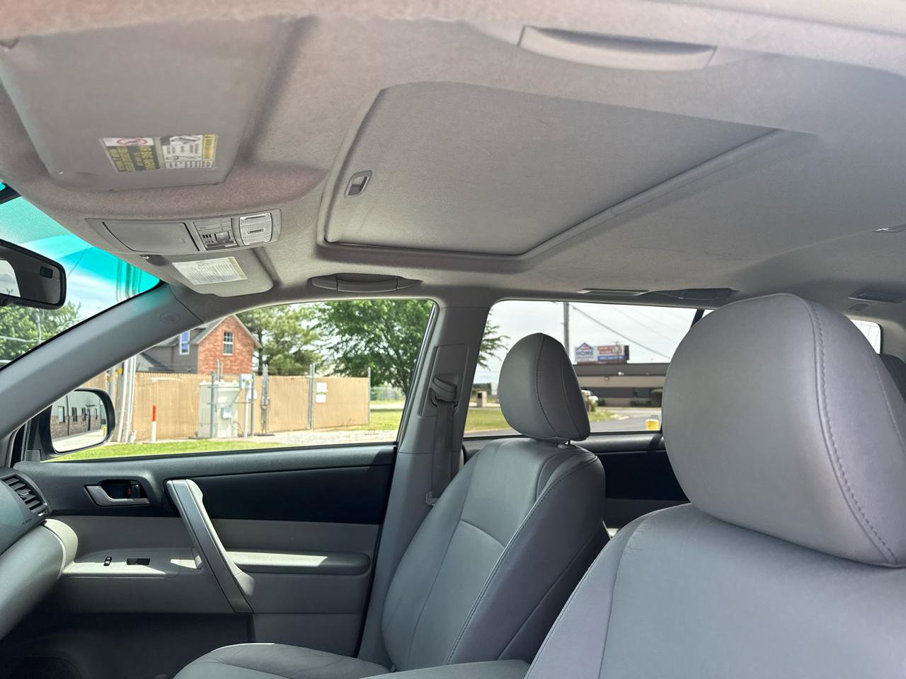Used 2012 Toyota Highlander SE FWD image 37
