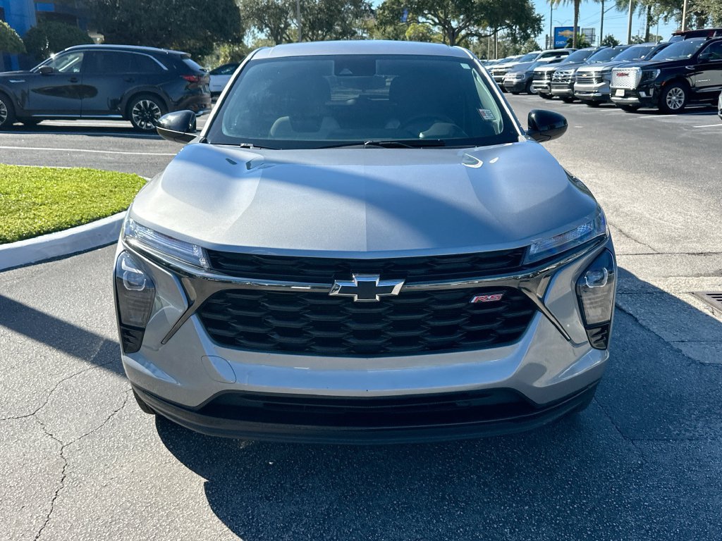 Certified 2024 Chevrolet Trax RS FWD image 2