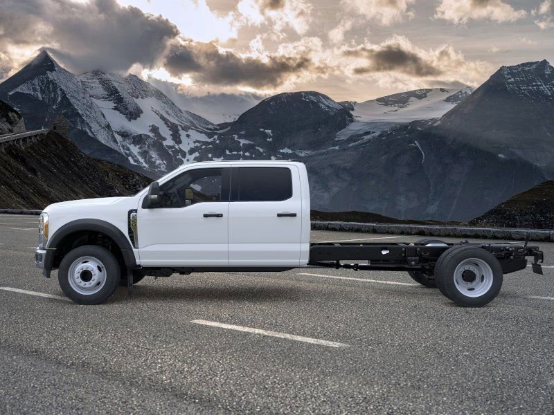 New 2026 Ford F550 2WD Crew Cab image 4