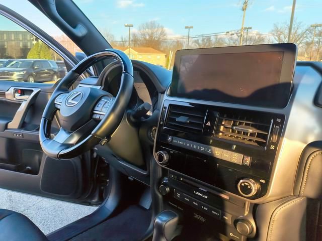 Used 2023 Lexus GX 460 Premium image 32
