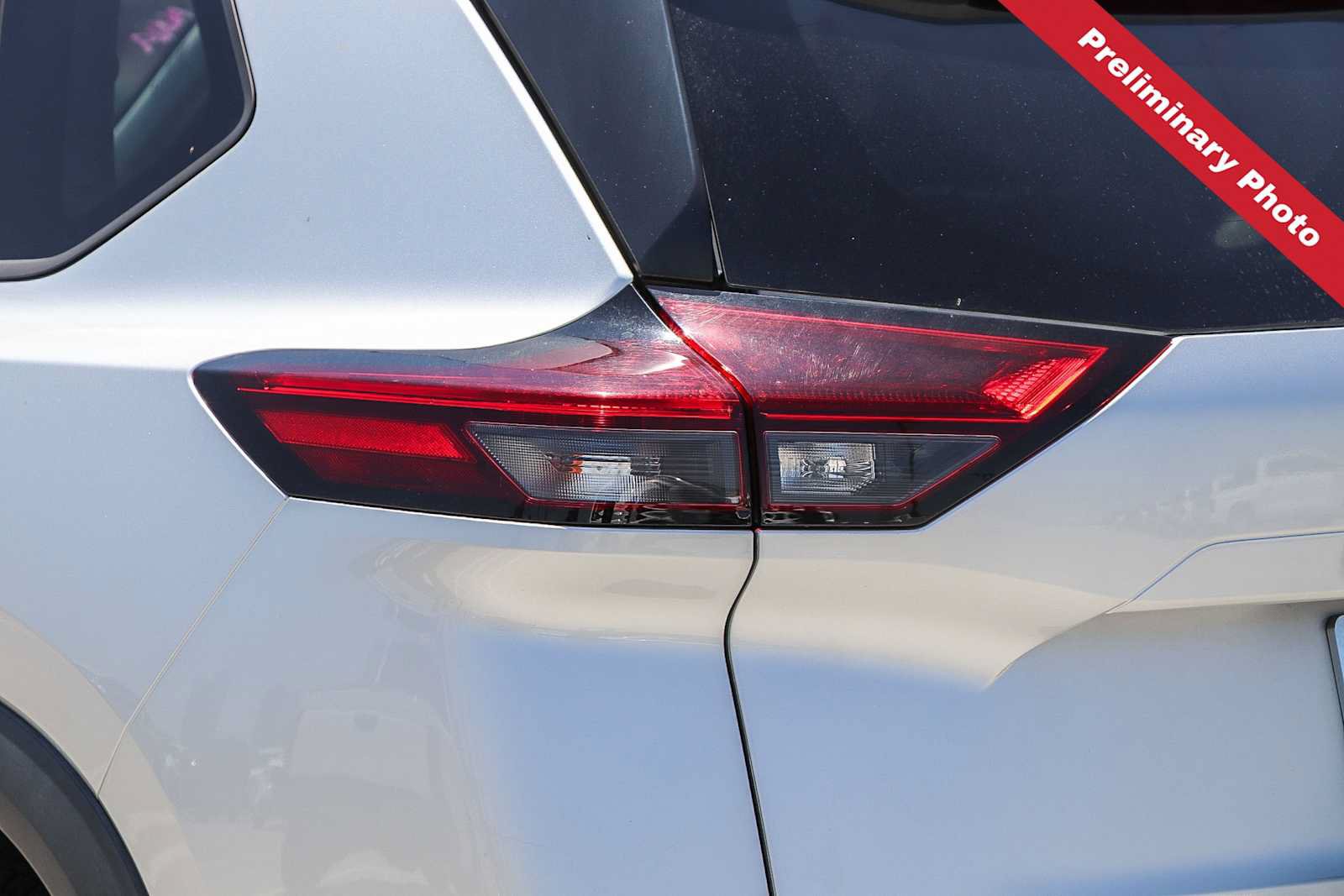 Used 2023 Nissan Rogue SV AWD/4WD image 9
