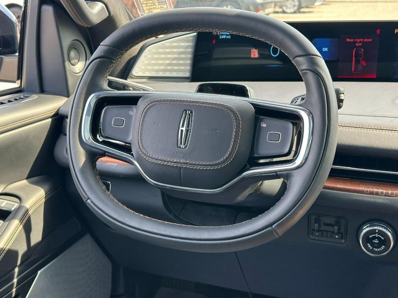 Certified 2025 Lincoln Navigator L Black Label image 16