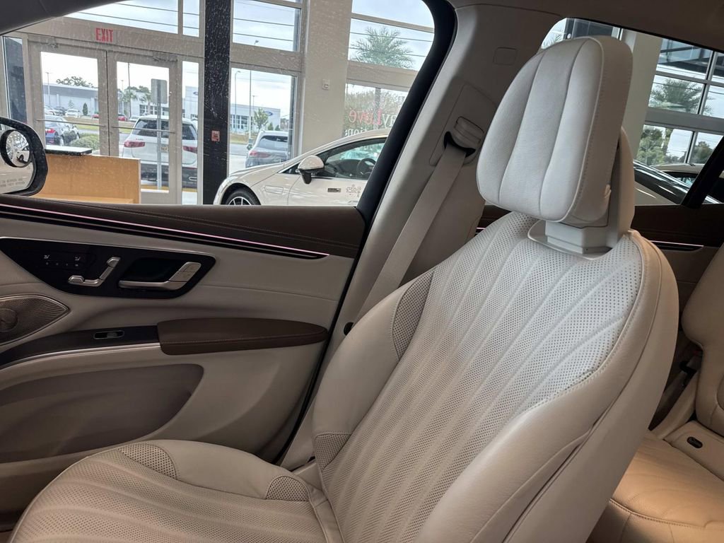 Used 2023 Mercedes-Benz EQS 450+ SUV image 16